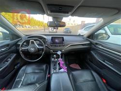 نيسان ألتيما